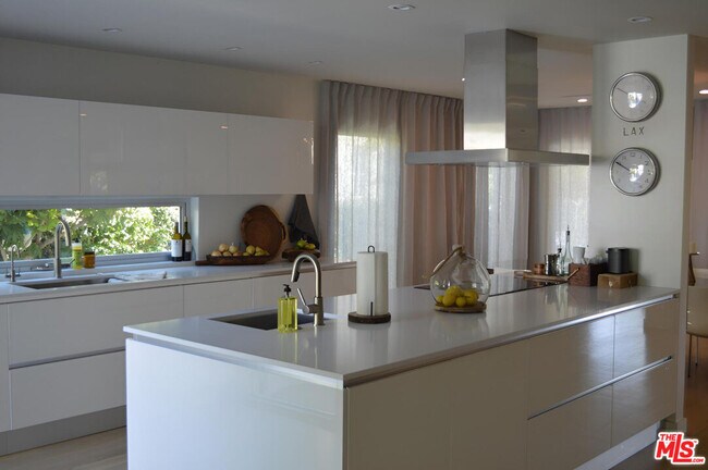 Photo - 2248 Greenfield Ave