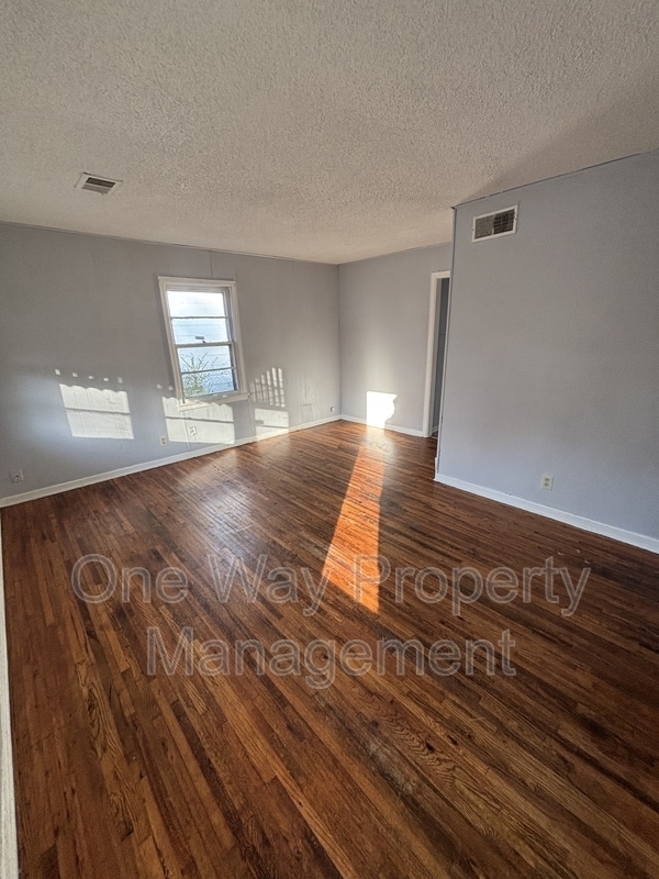 Photo - 1912 N Grove St