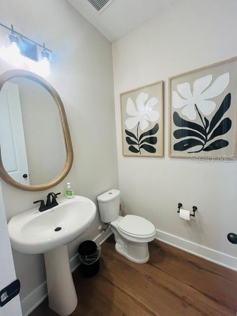 Photo - 15501 Hamlin Pk Dr