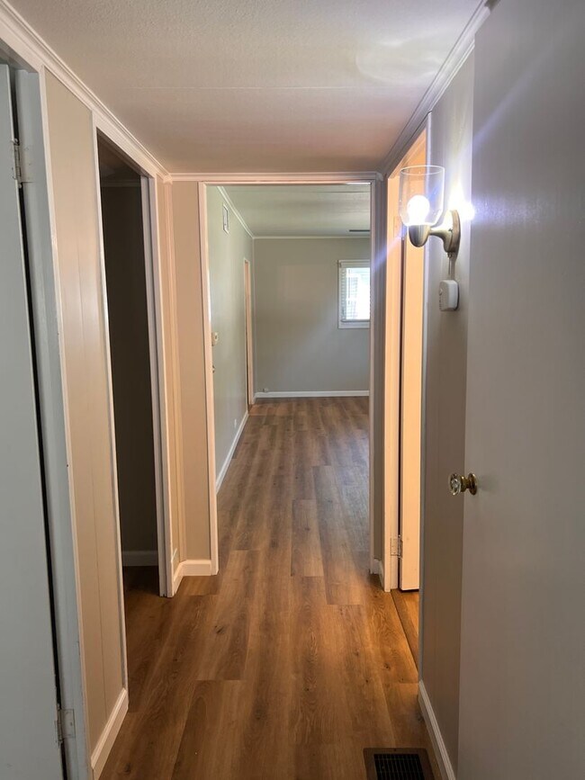 Photo - Comfortable 3-Bedroom Home with Large Yard and Convenient Location