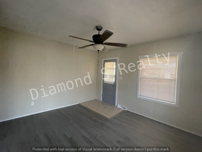 Photo - Spacious 2 Bedroom Home - Fenced Yard!