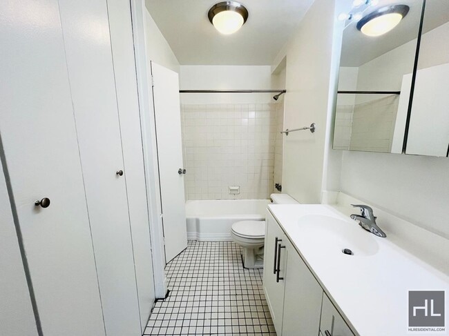 E 36th St | Alcove Studio | In-building laundry