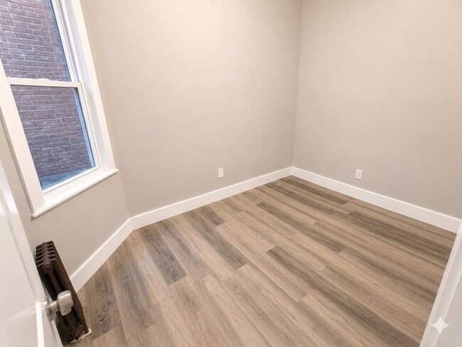 Photo - 168 Bloomfield Ave Unidad 2