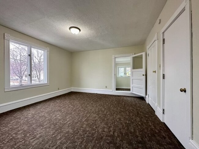 Photo - Beautiful 4 Bedroom, 2 Bath House for rent!!