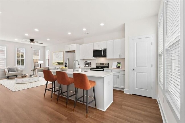 Photo - 195 W Lake Ave NW