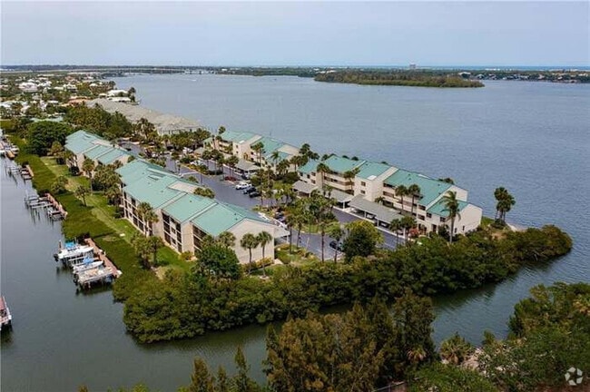 Building Photo - 1825 Tarpon Ln Unit H303 Rental