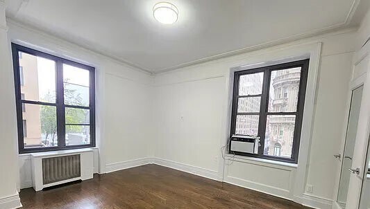 Photo - 200 West 58th Street Unidad 2E