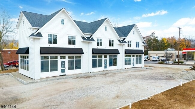 Building Photo - 445 Ramapo Valley Rd Unit 1