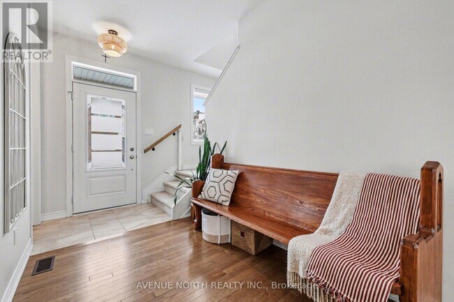 Photo - 206 Douglas Fir St