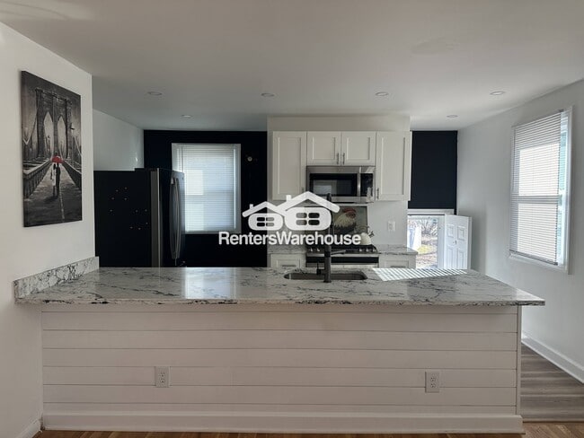 Photo - 1603 Charmuth Rd