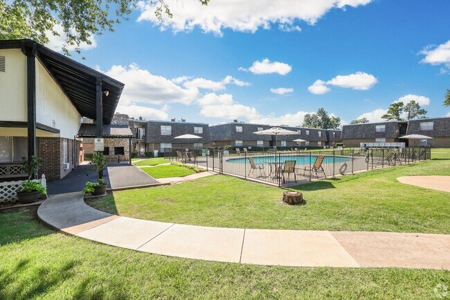Coachlight Apartments