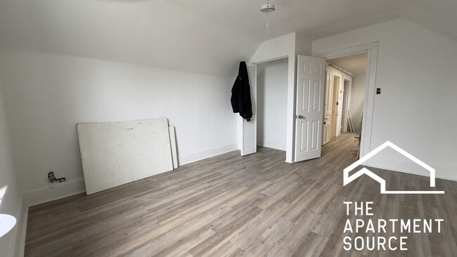 Building Photo - 1626 N Fairfield Ave