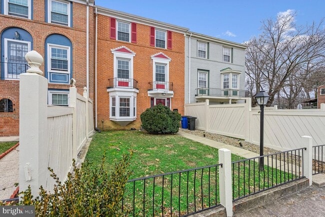 Building Photo - 8102 Pinelake Ct