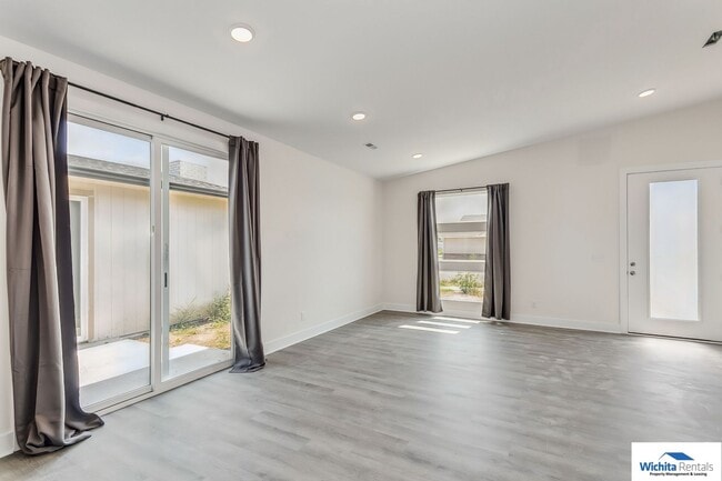 Photo - Newer 3 bed, 2 bath Patio Home **First month rent free at move in**