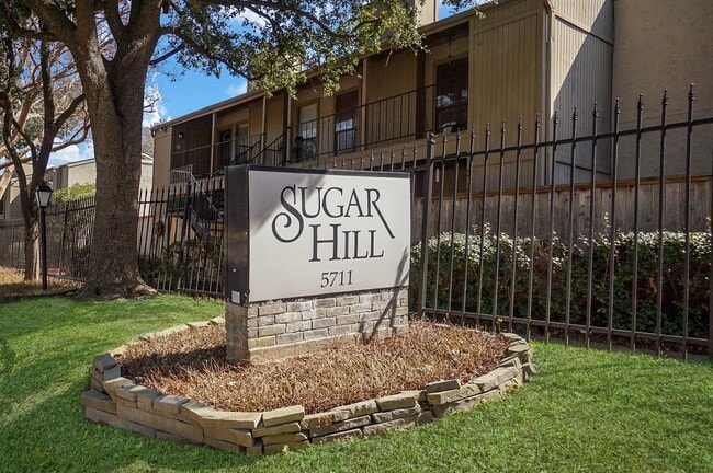 Building Photo - 5711 Sugar Hill Dr Unit 29
