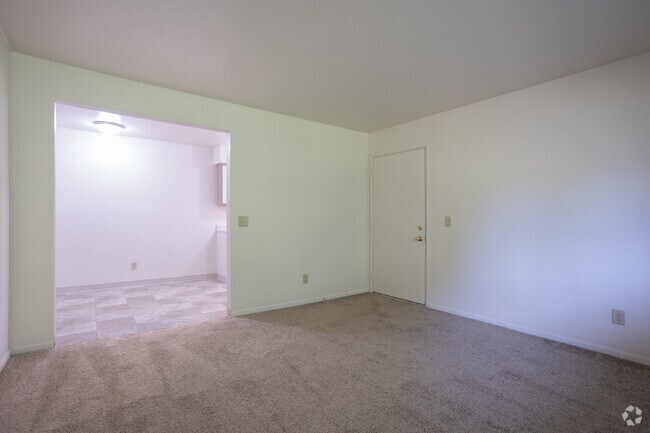 1BR, 1BA - 500SF - Living Room