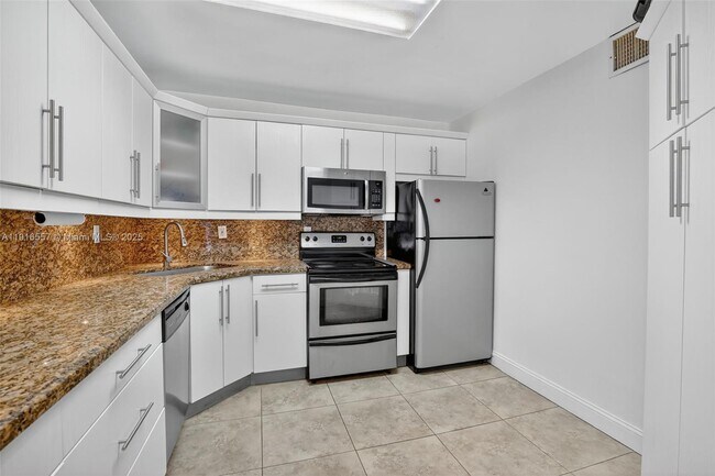 Photo - 2750 NE 183rd St Unit 506