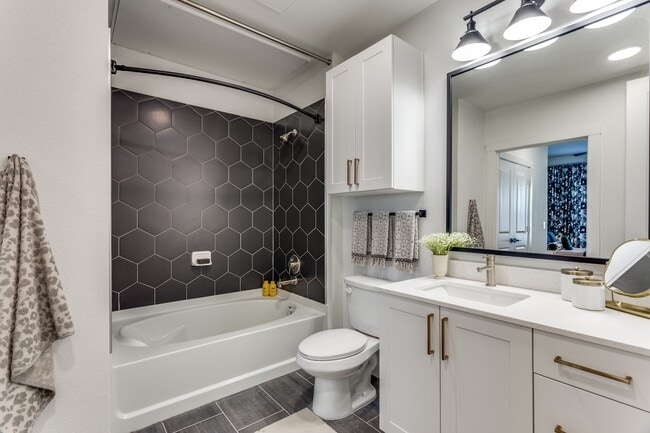 Photo - Willow & Wise