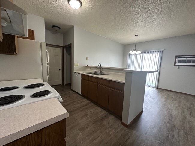 Building Photo - 3 Bed, 2 Bath in West Fargo!!