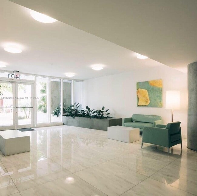 Building Photo - 1401 SW 22nd St Unit 1205 Rental