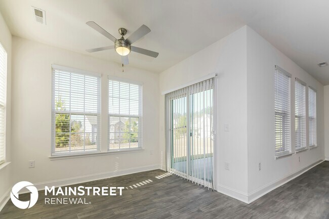 Photo - 20 Misty Grove Trail