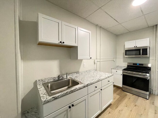 Photo - 53 Pennacook St Unidad #1 Rental