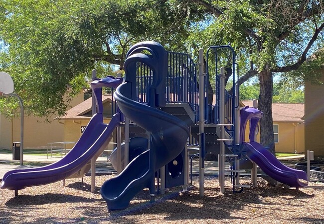 Photo - 614 Bavarian Dr