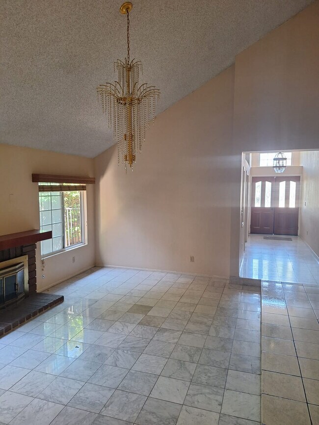 Photo - 14900 Simonds St