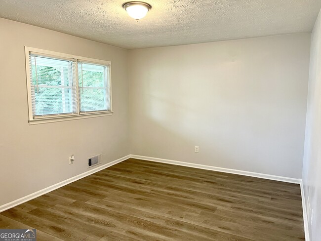 Photo - 295 Rogers St