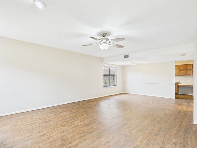 Photo - 107 Frederick Rd Unit 2