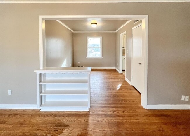 Photo - 208 E 14th St