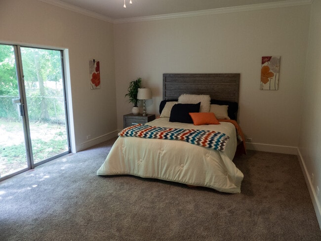 Photo - 1015 N 1st St