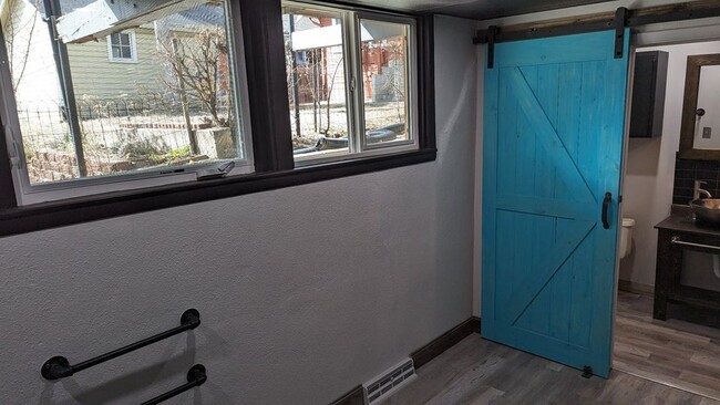 Photo - 833 E Platte Ave