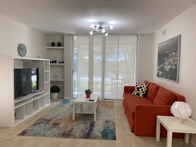 Photo - 7511 Seurat St