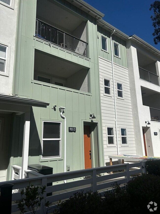 Building Photo - Beautiful, Newly Constructed 3bd/3.5ba Hom... Rental