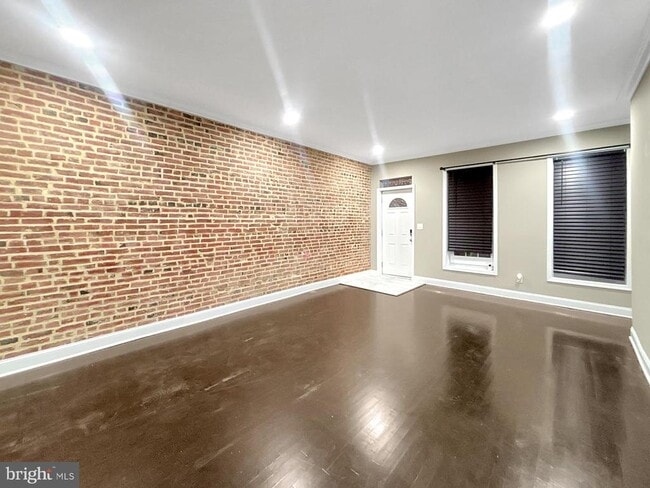 Building Photo - 1026 W Fayette St