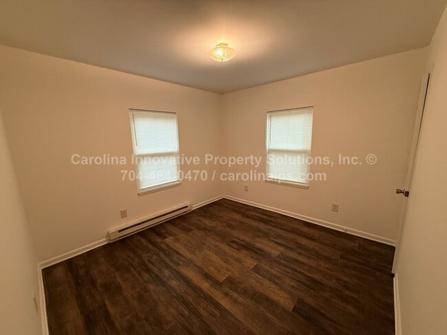 Photo - 1800 Newland Rd