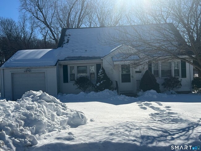 Building Photo - 23 Pinewood Rd