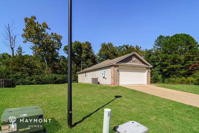 Photo - 1140 Oak Glenn Loop