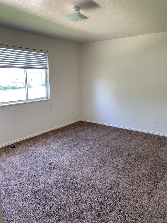 Photo - 203 N 450 W
