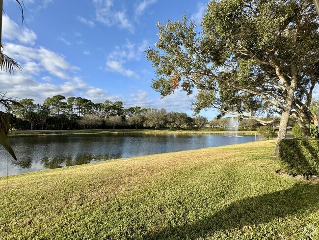 Building Photo - 8654 Lineyard Cay Rental