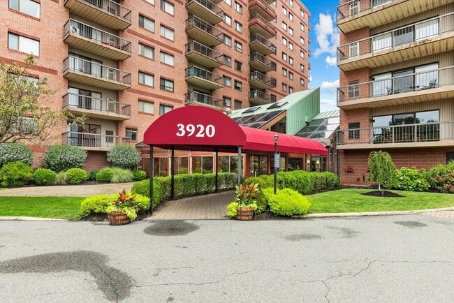 Building Photo - 3920 Mystic Valley Pkwy Unit 517 Rental