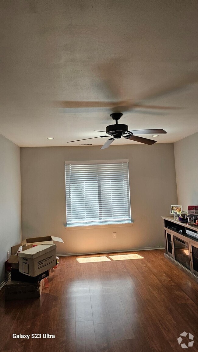 Building Photo - 850 Skyline Dr Unit 850 Rental
