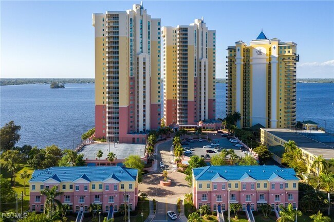 Photo - 2745 First St Unidad 705