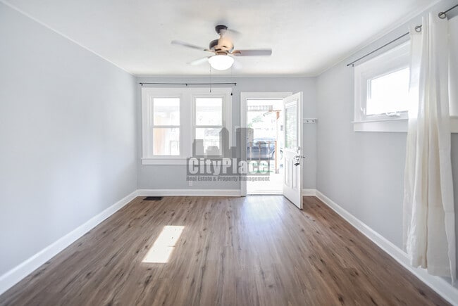 Photo - 1821 Lambert St