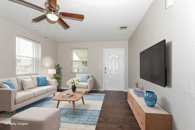 Photo - 849 W 5th St