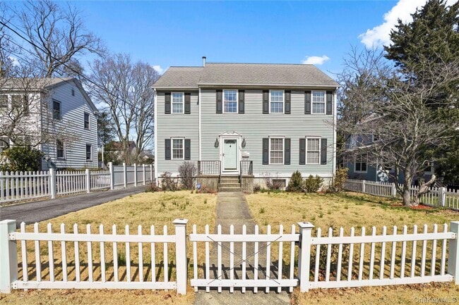 Building Photo - 102 Clinton St