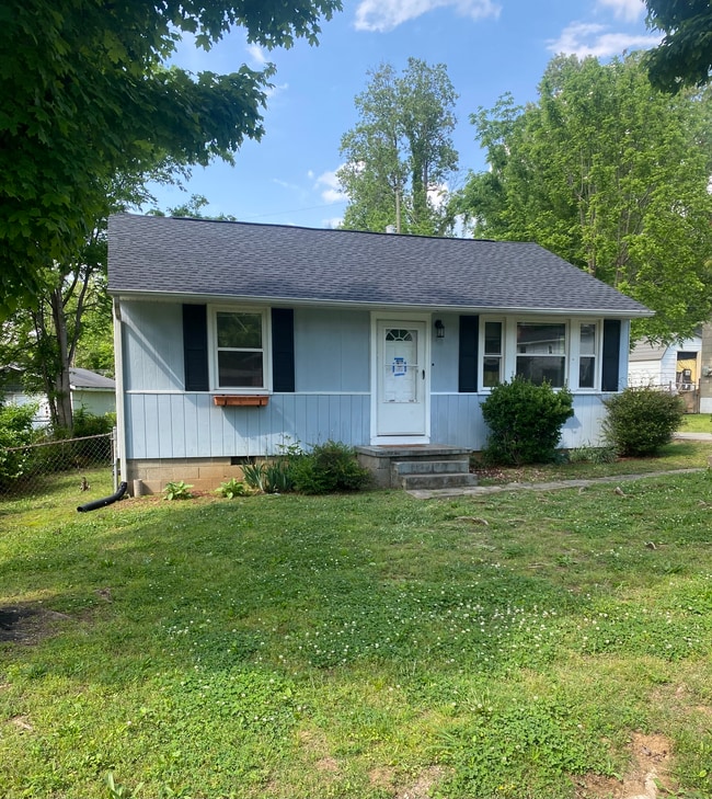 Photo - 206 Hickory St House