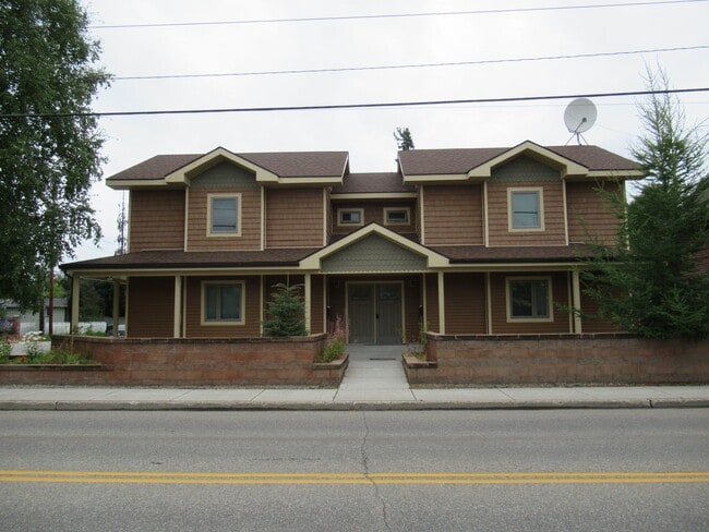 Photo - 906 6th Ave Apartment Unit B