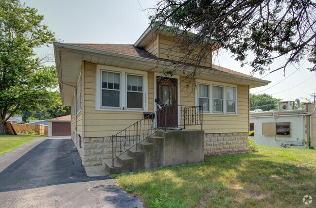 Building Photo - 1116 Richards St Rental